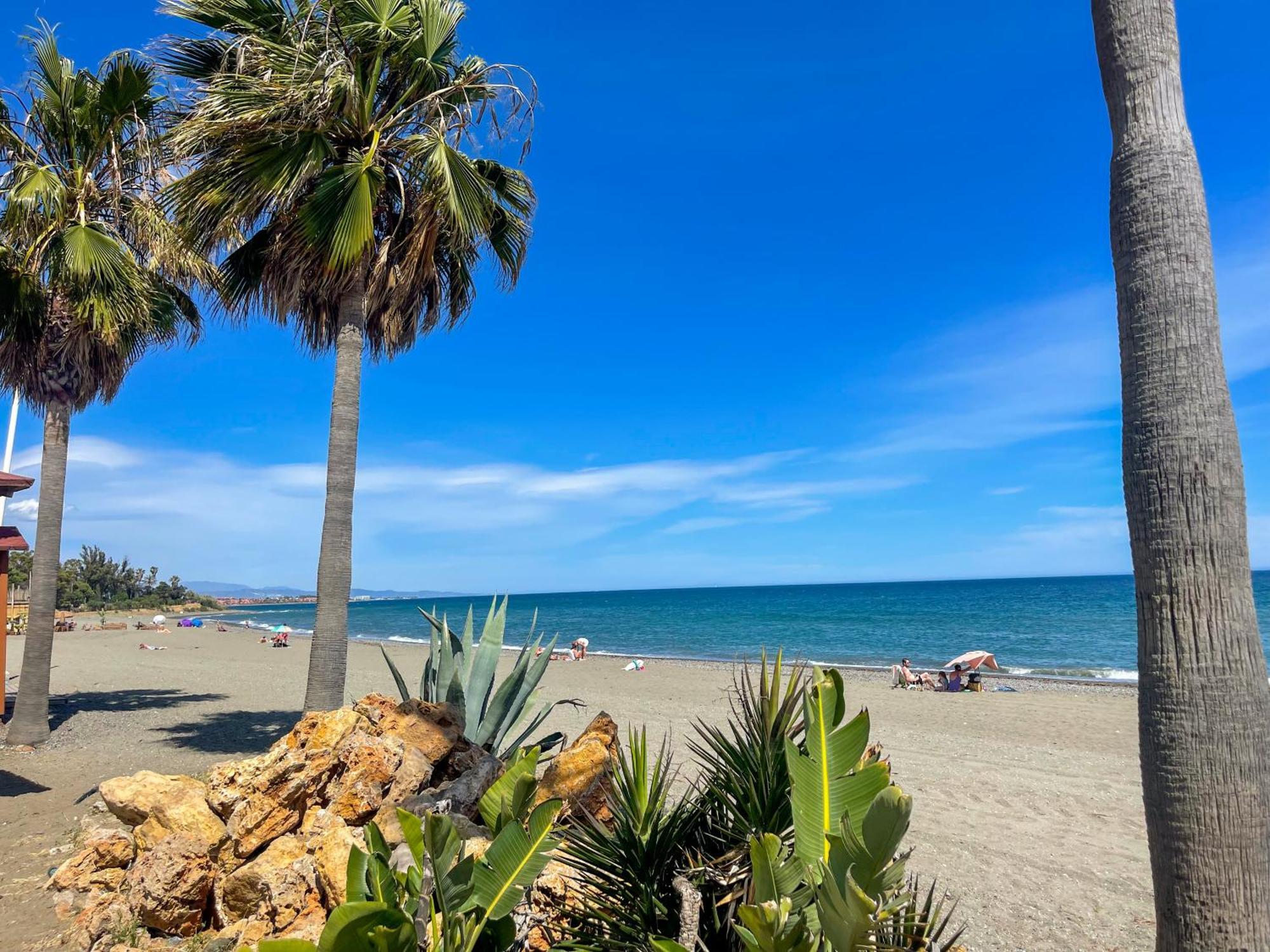 Modern Apartment With Terrace - 2 Min From The Beach Estepona Exterior foto