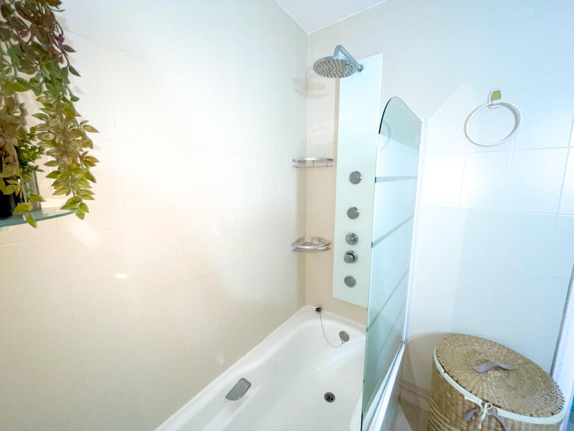 Modern Apartment With Terrace - 2 Min From The Beach Estepona Exterior foto