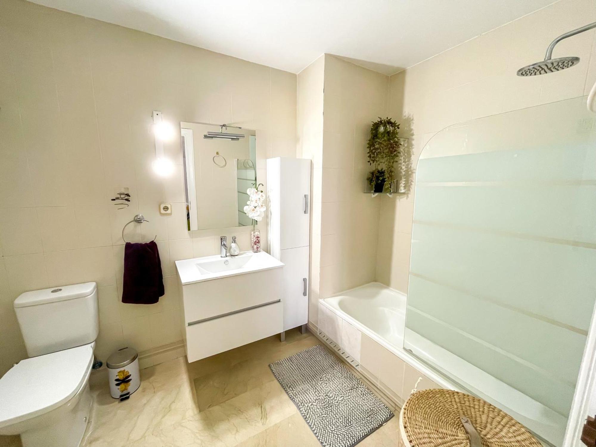 Modern Apartment With Terrace - 2 Min From The Beach Estepona Exterior foto